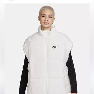 Nike Sportswear Women's Classic Puffer Therma-FIT Loose Vest